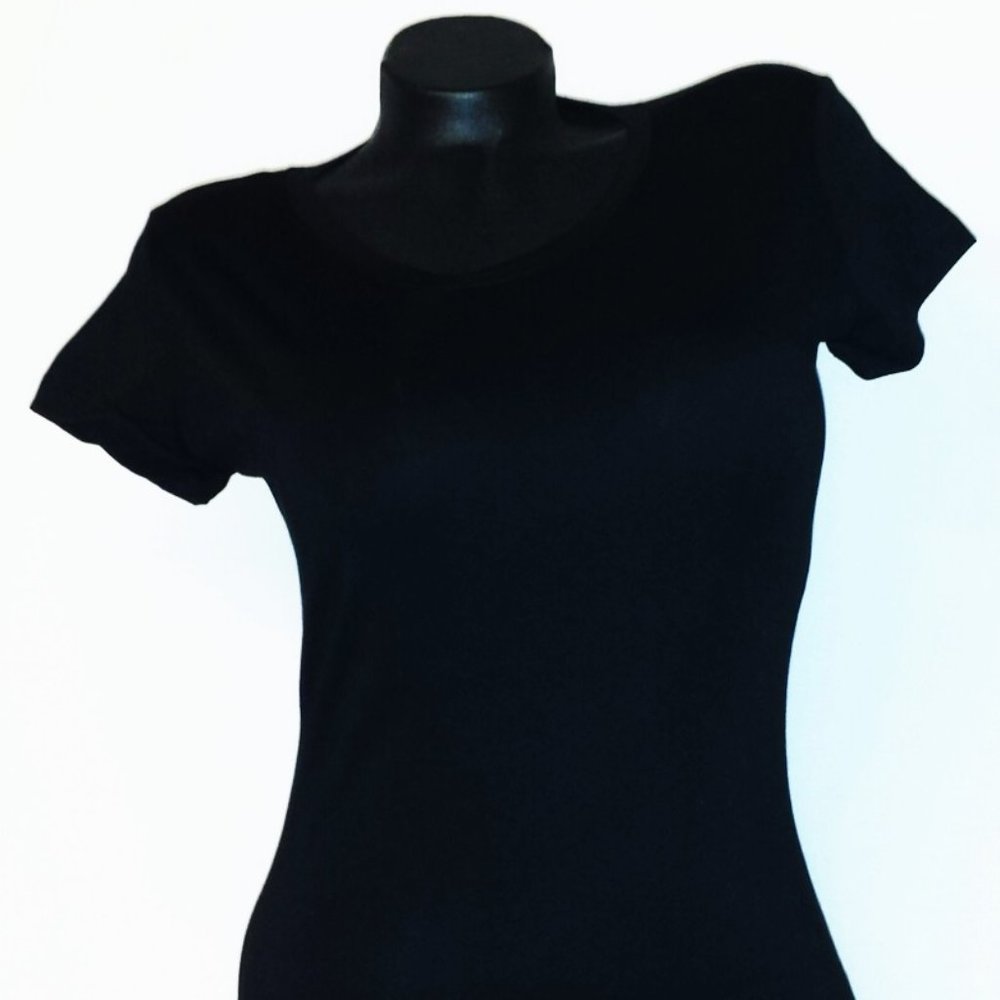 Black  Fitted Lt.Wt. Jersey Tee.